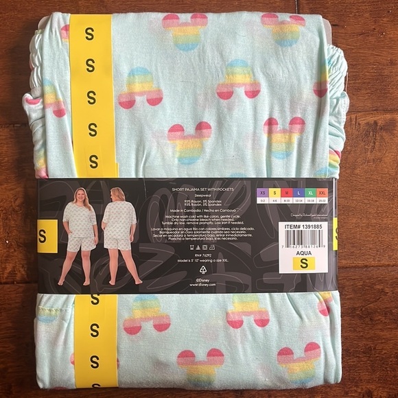 Disney  2 Piece  Micky Pajamas Short Set Size S - Picture 6 of 7